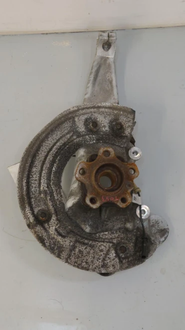 BMW 7 Series Front Left/Driver AWD Used OEM Steering Knuckle Spindle