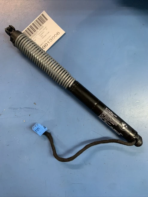 2019-2022 BMW 750i Right/Passenger Used OEM Steering Knuckle Spindle
