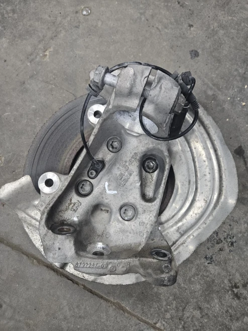 2016 BMW 3 Series Front Left/Driver RWD With Hub Used OEM Steering Knuckle Spindle