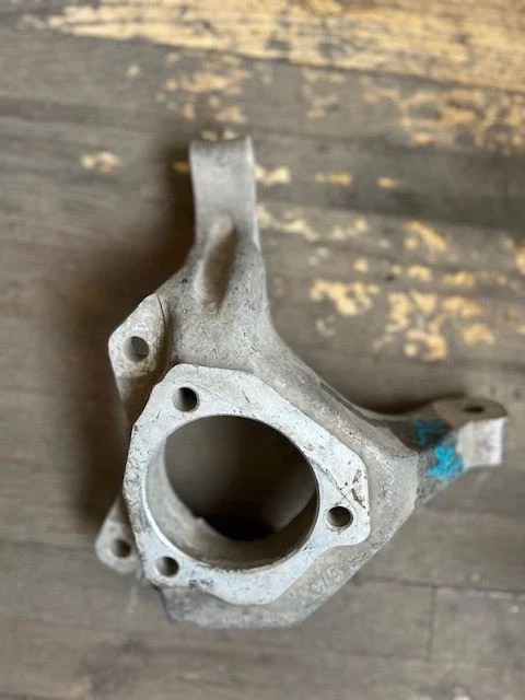 1997-2000 Buick Park Avenue Front Left/Driver Used OEM Steering Knuckle Spindle