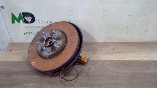 2018-2020 Buick Encore 42757359 Front Right/Passenger With Hub Used OEM Steering Knuckle Spindle