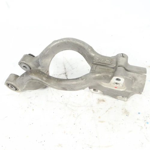 2016-2019 Buick Cascada Front Left/Driver With Hub Used OEM Steering Knuckle Spindle