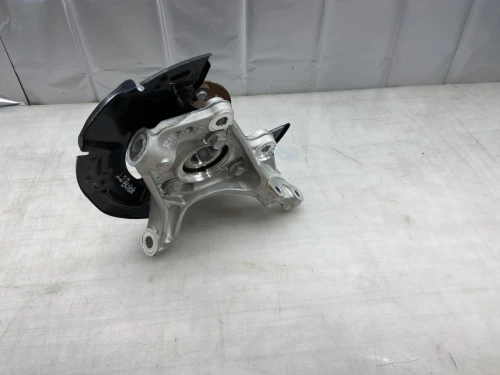 2020-2023 Buick Encore GX 13526966 Right/Passenger With Hub Used OEM Steering Knuckle Spindle