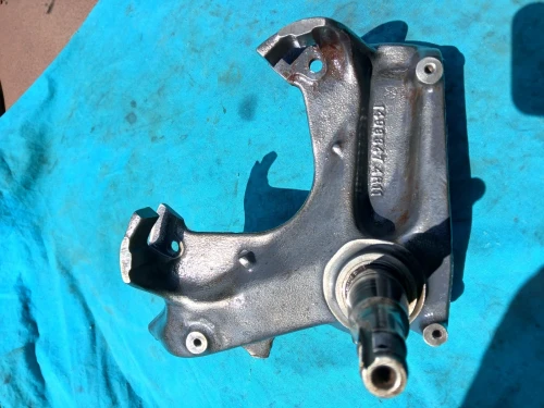 1971 Cadillac 1493347 Front Right/Passenger Used OEM Steering Knuckle Spindle