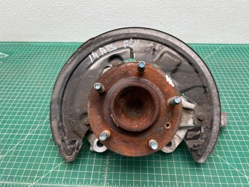 2013-2018 Cadillac ATS Front Left/Driver RWD With Hub Used OEM Steering Knuckle Spindle