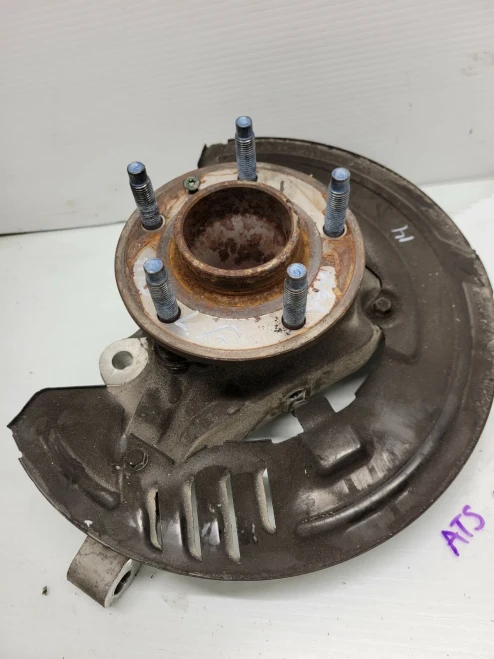 2013-2014 Cadillac ATS Front Left/Driver RWD With Hub Used OEM Steering Knuckle Spindle