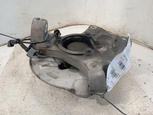 2015-2020 Cadillac Escalade 4009088 Front Right/Passenger Used OEM Steering Knuckle Spindle