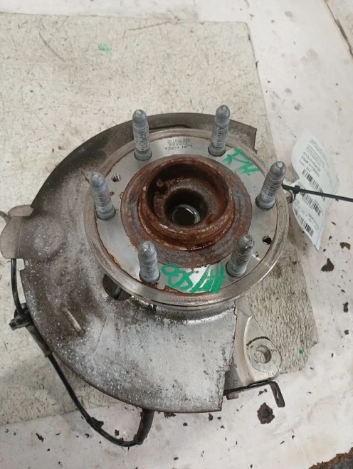 2015-2020 Cadillac Escalade 4047080 Front Right/Passenger Used OEM Steering Knuckle Spindle