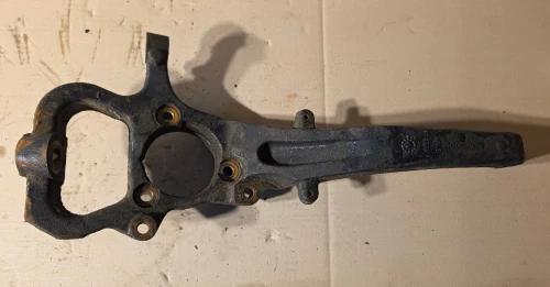 2004-2009 Cadillac SRX 18063938 Front Used OEM Steering Knuckle Spindle