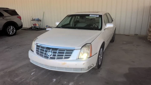2006-2011 Cadillac DTS 1360703 Front Left/Driver Used OEM Steering Knuckle Spindle