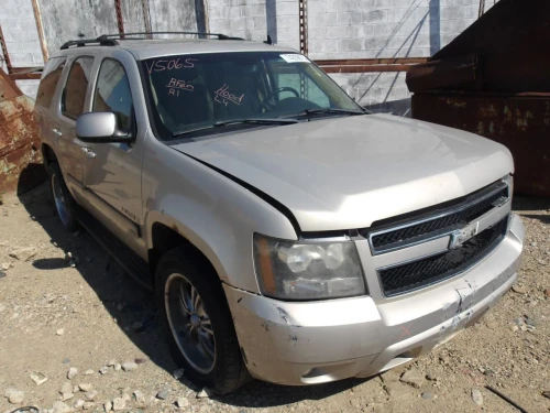 2007-2014 Cadillac Escalade 2283124 Front Right/Passenger Used OEM Steering Knuckle Spindle