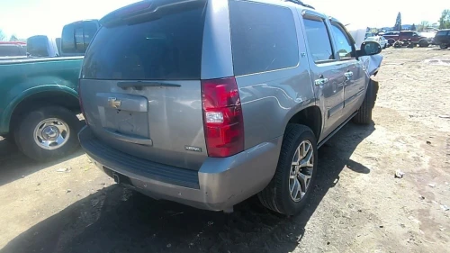2007-2014 Cadillac Escalade 32562511 Front Right/Passenger Used OEM Steering Knuckle Spindle