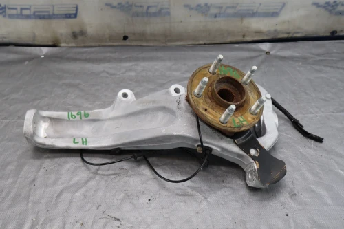 2009 Cadillac CTS Front Left/Driver With Hub Used OEM Steering Knuckle Spindle
