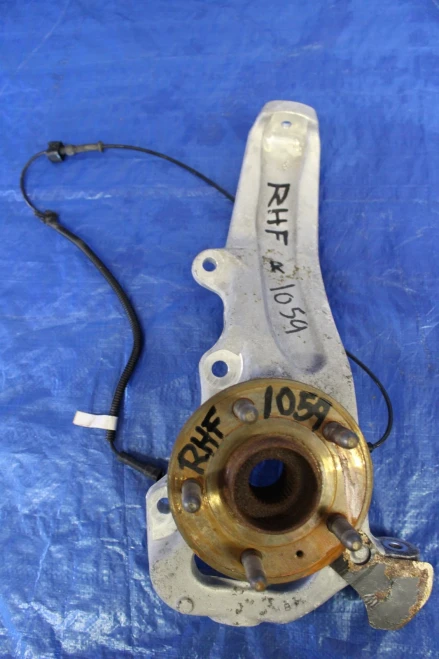 2009 Cadillac CTS Front Right/Passenger With Hub Used OEM Steering Knuckle Spindle