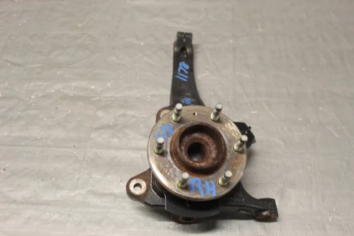 2005 Cadillac CTS Front Right/Passenger With Hub Used OEM Steering Knuckle Spindle