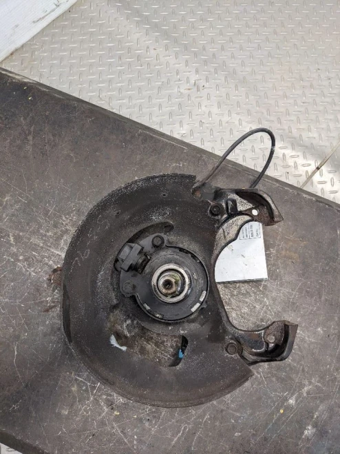 1985-2002 Chevrolet Astro 1183428 Front Left/Driver RWD Used OEM Steering Knuckle Spindle