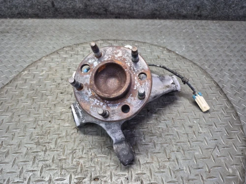 1991-1996 Chevrolet Corvette Front Right/Passenger With Hub With Bearing Used OEM Steering Knuckle Spindle