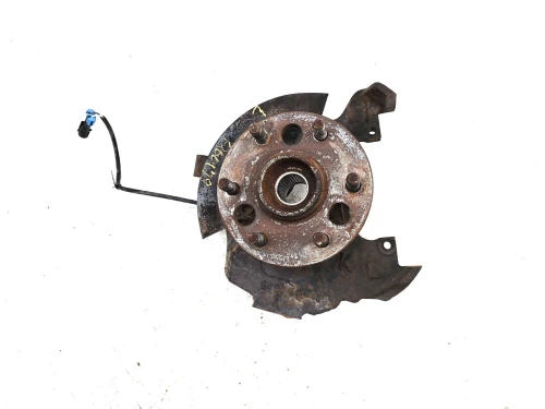 1997-1999 Chevrolet Silverado 1500 Front Left/Driver With Hub Used OEM Steering Knuckle Spindle