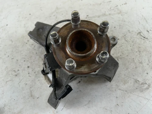 2005-2013 Chevrolet Corvette Front Left/Driver With Hub Used OEM Steering Knuckle Spindle