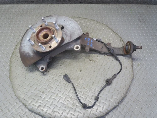 2003-2006 Chevrolet SSR Front Right/Passenger With Hub With Bearing Used OEM Steering Knuckle Spindle
