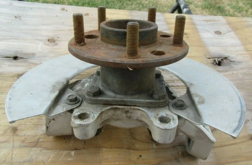 1986 Chevrolet Corvette 14035699 Front Left/Driver With Hub Used OEM Steering Knuckle Spindle