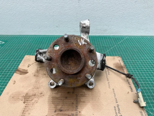 1984-1996 Chevrolet Corvette Front Right/Passenger With Hub Used OEM Steering Knuckle Spindle