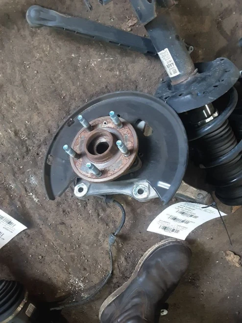 2011-2016 Chevrolet Cruze 2377023 Front Right/Passenger Used OEM Steering Knuckle Spindle