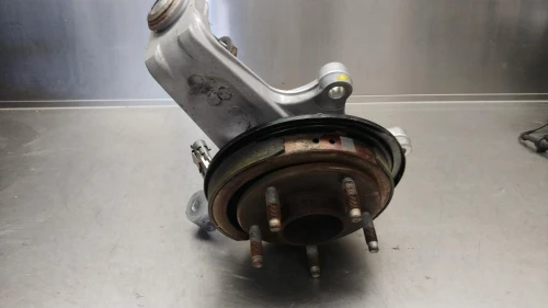 2005-2013 Chevrolet Corvette 15782697 Rear Right/Passenger Used OEM Steering Knuckle Spindle