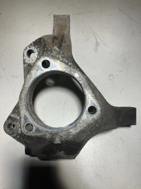 2001-2005 Chevrolet Impala Front Left/Driver Used OEM Steering Knuckle Spindle