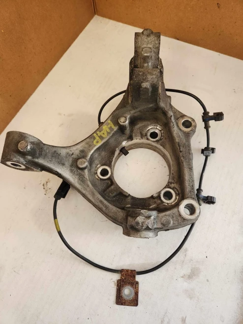 2010 Chevrolet Equinox Front Used OEM Steering Knuckle Spindle