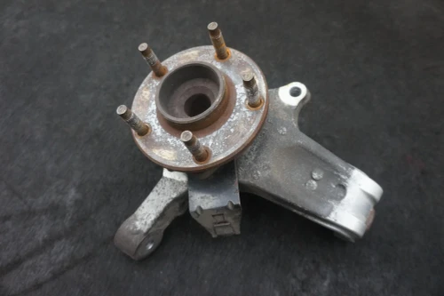 2005-2013 Chevrolet Corvette 88965638 Front Right/Passenger With Hub Used OEM Steering Knuckle Spindle