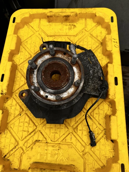 2015-2020 Chevrolet Silverado 1500 Front Right/Passenger 4X2 Used OEM Steering Knuckle Spindle