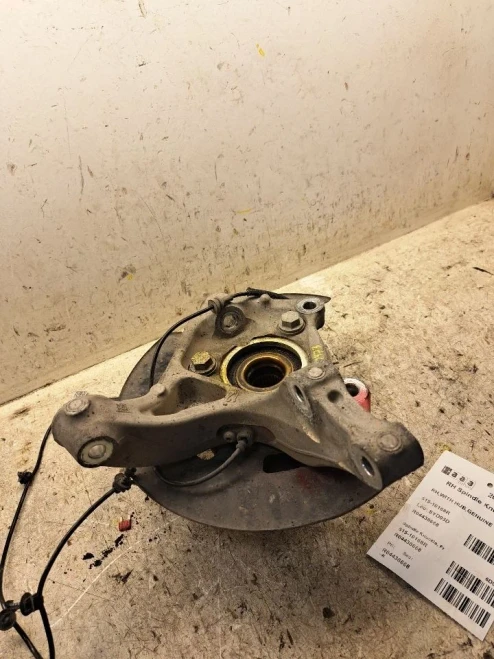 2018 Chevrolet Equinox 4438668 Front Right/Passenger Used OEM Steering Knuckle Spindle