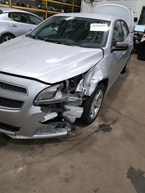 2013 Chevrolet Malibu 4386025 Front Left/Driver Used OEM Steering Knuckle Spindle