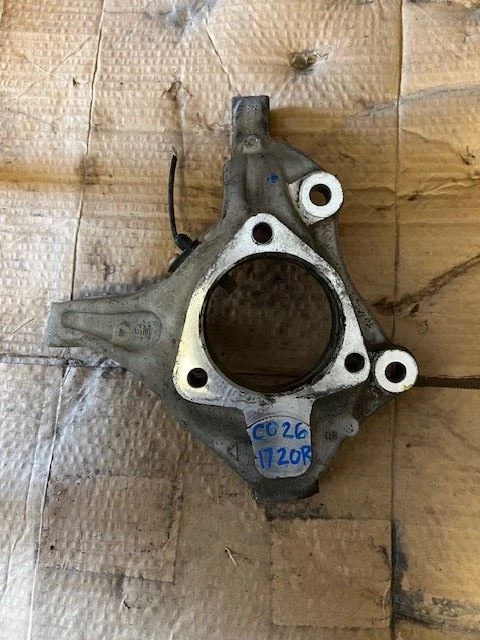 2016-2019 Chevrolet Volt Front Right/Passenger Used OEM Steering Knuckle Spindle