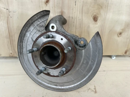 2016-2024 Chevrolet Malibu Rear Left/Driver With Hub Used OEM Steering Knuckle Spindle