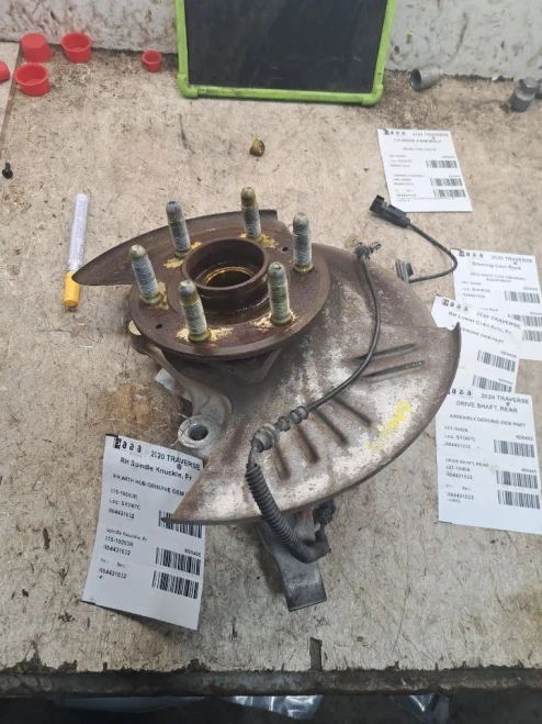 2020 Chevrolet Traverse 4431632 Front Right/Passenger Used OEM Steering Knuckle Spindle