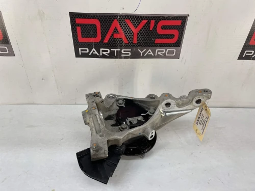 2018 Chevrolet Camaro Front Left/Driver With Hub Used OEM Steering Knuckle Spindle