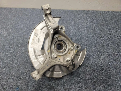 2017-2025 Chevrolet Malibu 23384197 Front Left/Driver With Hub Used OEM Steering Knuckle Spindle