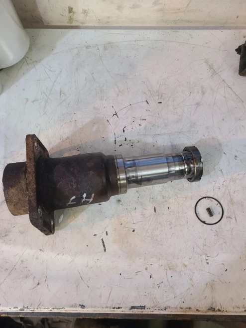 2003-2021 Chevrolet Express 3500 Left/Driver Used OEM Steering Knuckle Spindle