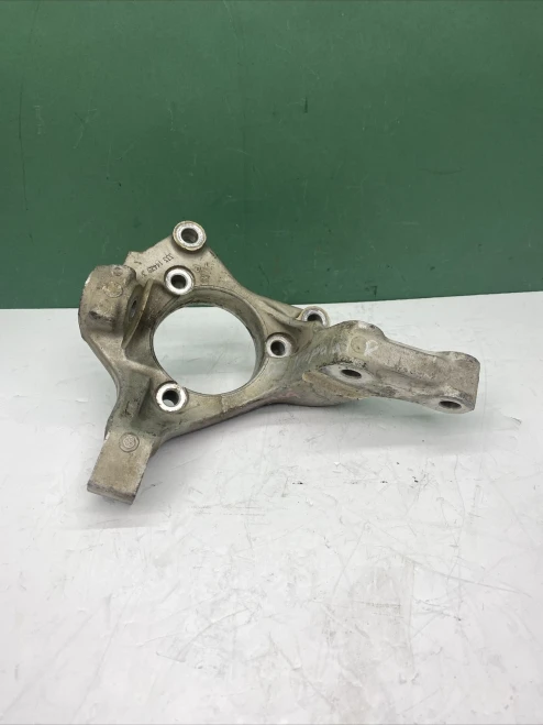 2002 Chevrolet Impala Front Right/Passenger With Hub Used OEM Steering Knuckle Spindle