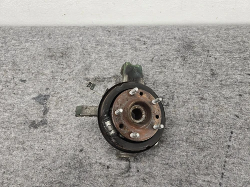 1997-2004 Chevrolet Corvette Rear Right/Passenger With Hub With Bearing Used OEM Steering Knuckle Spindle