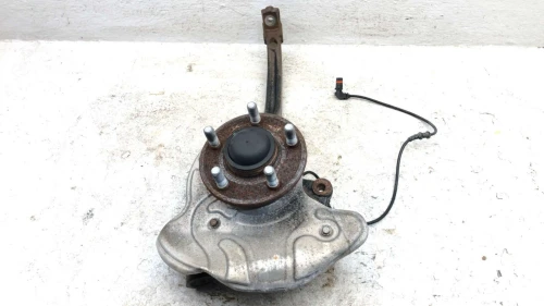 2005-2011 Chrysler 300 Front Left/Driver RWD With Hub Used OEM Steering Knuckle Spindle