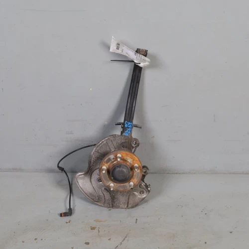 2005-2011 Chrysler 300 Front Left/Driver With Hub Used OEM Steering Knuckle Spindle
