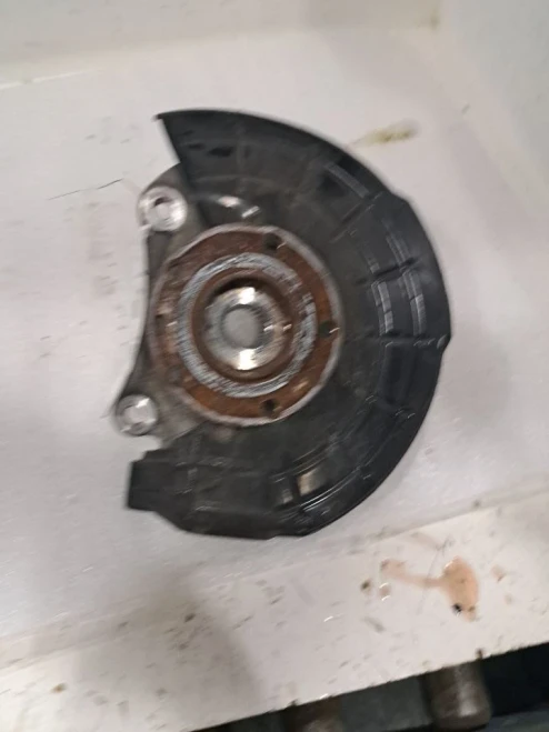 2015 Chrysler 200 4318399 Front Left/Driver Used OEM Steering Knuckle Spindle