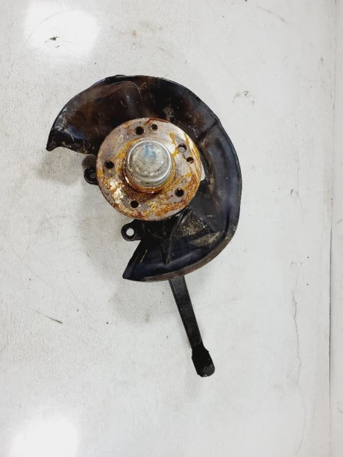 2004-2008 Chrysler Crossfire Front Right/Passenger With Hub Used OEM Steering Knuckle Spindle