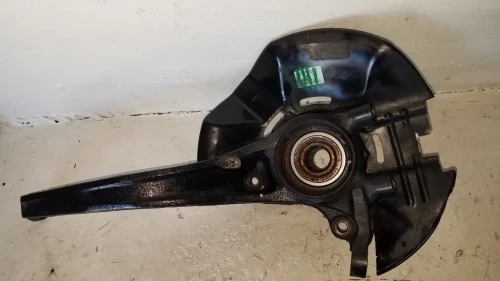 2006-2008 Hyundai Sonata Front Left/Driver With Hub Used OEM Steering Knuckle Spindle