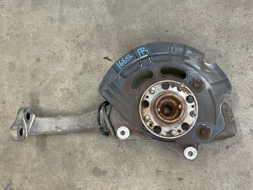 2015-2017 Hyundai Genesis Front Right/Passenger RWD With Hub Used OEM Steering Knuckle Spindle