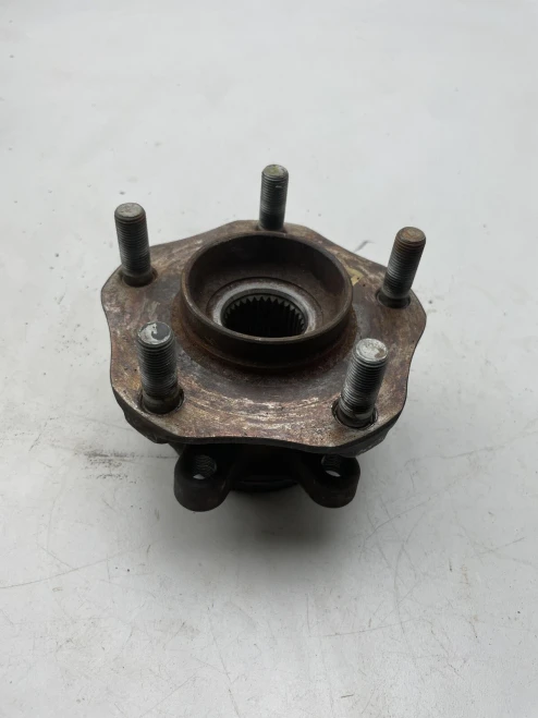 2011-2014 Hyundai Sonata 517153R010 Front Left/Driver With Hub Used OEM Steering Knuckle Spindle