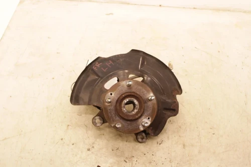 2011-2017 Hyundai Veloster 517152V000 Front Left/Driver With Hub Used OEM Steering Knuckle Spindle